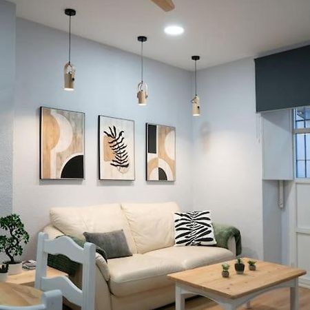 Apartamentos Alfaqueque B เซบีญา ภายนอก รูปภาพ
