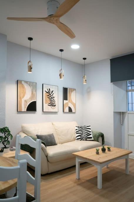 Apartamentos Alfaqueque B เซบีญา ภายนอก รูปภาพ